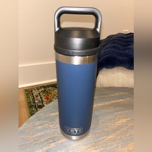 Yeti Navy Blue Travel Bottle with Black Handle Lid 18 oz Tumbler Kids Classic